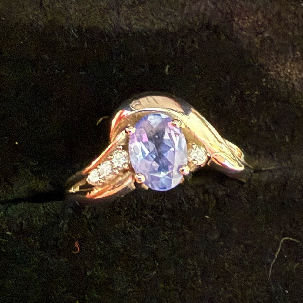 14 karat gold diamond Tanzanite Ring size 7